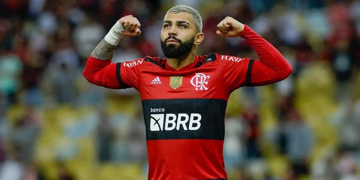 O atacante de futebol do Flamengo deve fechar com o Palmeiras (Imagem Reprodução Internet)