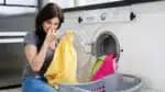 Chega de odor de mofo em roupas lavando e secando desta maneira (Foto: Reprodução)