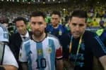 Messi não fica quieto e detona polícia em Brasil x Argentina (Foto: Lance!)