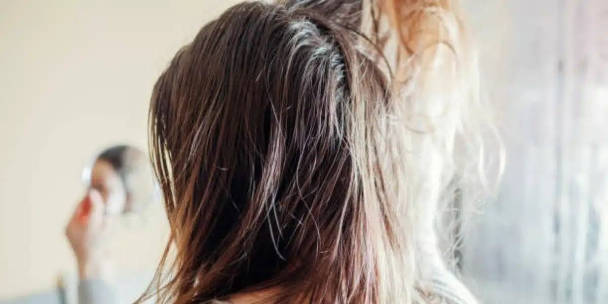 Oleosidade capilar? Veja como deixar o seu cabelo impecável (Foto: iStock/Maryviolet)