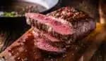 Truque de 5 minutos para amaciar carne dura para churrasco do fim de semana (Foto: Reprodução/ Adobe Stock)
