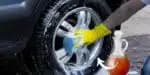 Vinagre no pneu do carro (Foto: Reprodução / Canva) 
