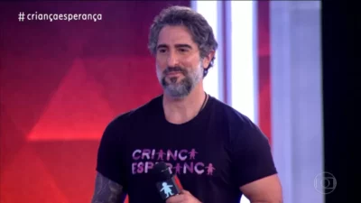 Marcos Mion erra entrada da Globo e vira piada entre Tatá Werneck e Tiago Leifert