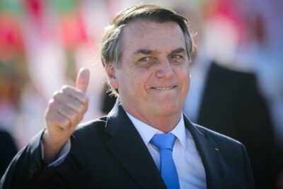 Bolsonaro é hospitalizado em São Paulo