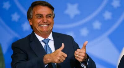 Para obter reeleição, Bolsonaro aumenta 75&percnt; investimentos na “inimiga” Globo