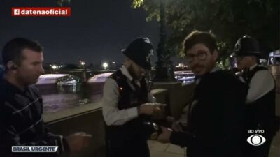Repórter da Band é abordado ao vivo pela polícia e apresenta carteira de jornalista vencida