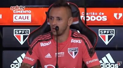 São Paulo aguarda decisão de Rafinha e confirma interesse em jogador até o fim de 2024