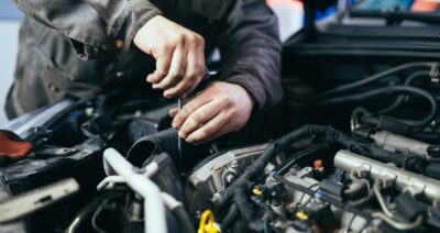 CONSERTO: Mecânico entrega o GOLPE mais comum que profissionais da área APLICAM em reparos de carros