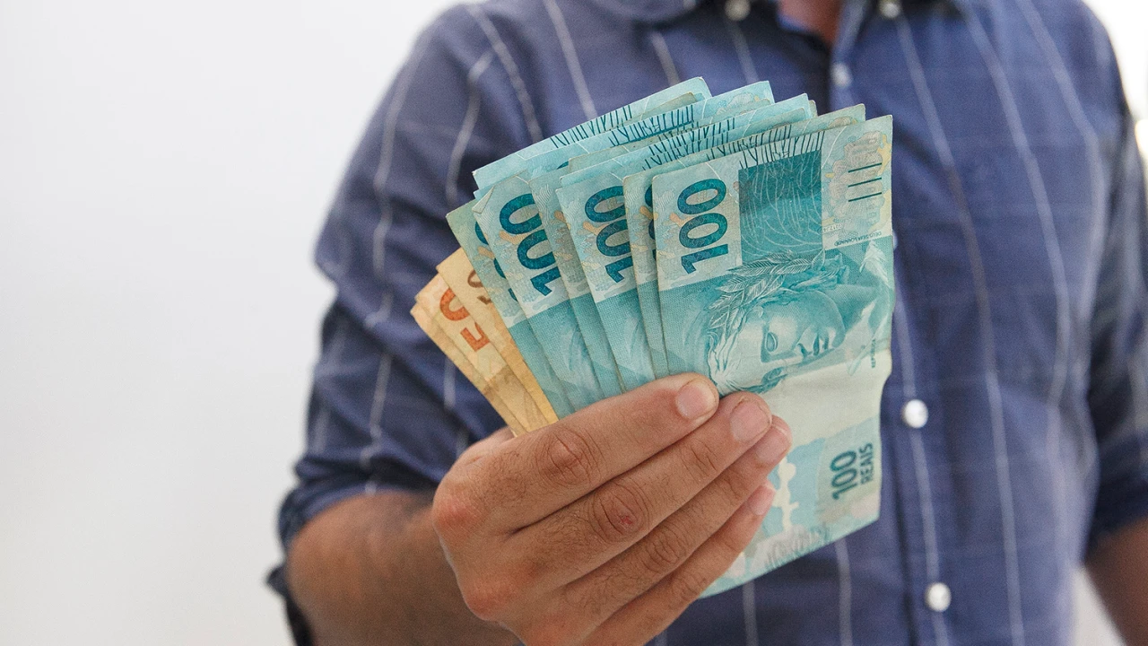 Caixa e Banco do Brasil liberam pagamentos do abono salarial (Foto: Reprodução/Internet)