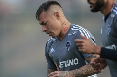 Agora! Vargas inicia conversa com novo time e Atlético esquenta leilão entre RJ e SP