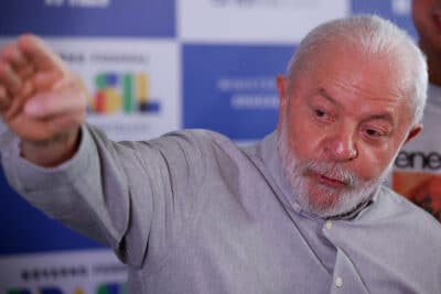 Lula dá aval para NOVO AUXÍLIO a estudantes do ensino médio; SAIBA como funcionará