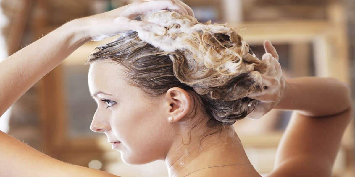 Aprenda a deixar o seu cabelo saudável com essa receita de shampoo especial (Imagem: Reprodução)