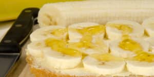 Conheça 10 benefícios que a banana com mel traz para a sua vida