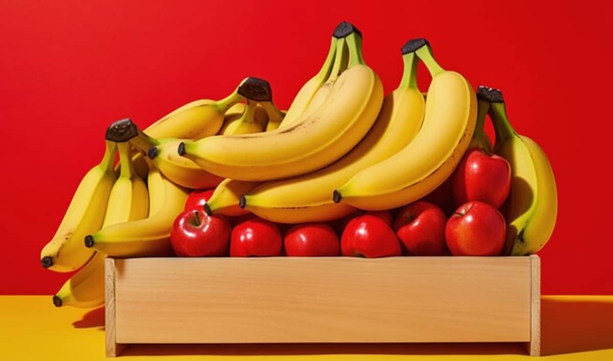 Banana combinada com maçãs ajudam no amadurecimento (Foto: Reprodução/ FreePik)