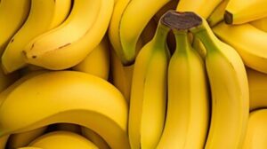 Adote essa prática e tenha bananas frescas por mais tempo usando papel alumínio