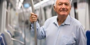 É para comemorar muito: Cartão de ônibus do idoso é uma realidade no Brasil