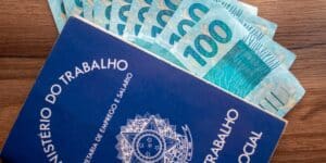 Novo valor do salário mínimo de 2025 vaza e brasileiros comemoram (Imagem Reprodução LinkedIn)