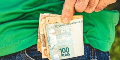 Brasileiros comemoram notícia sobre saque de R$588,32 dinheiro extra concedido pelo Governo Federal