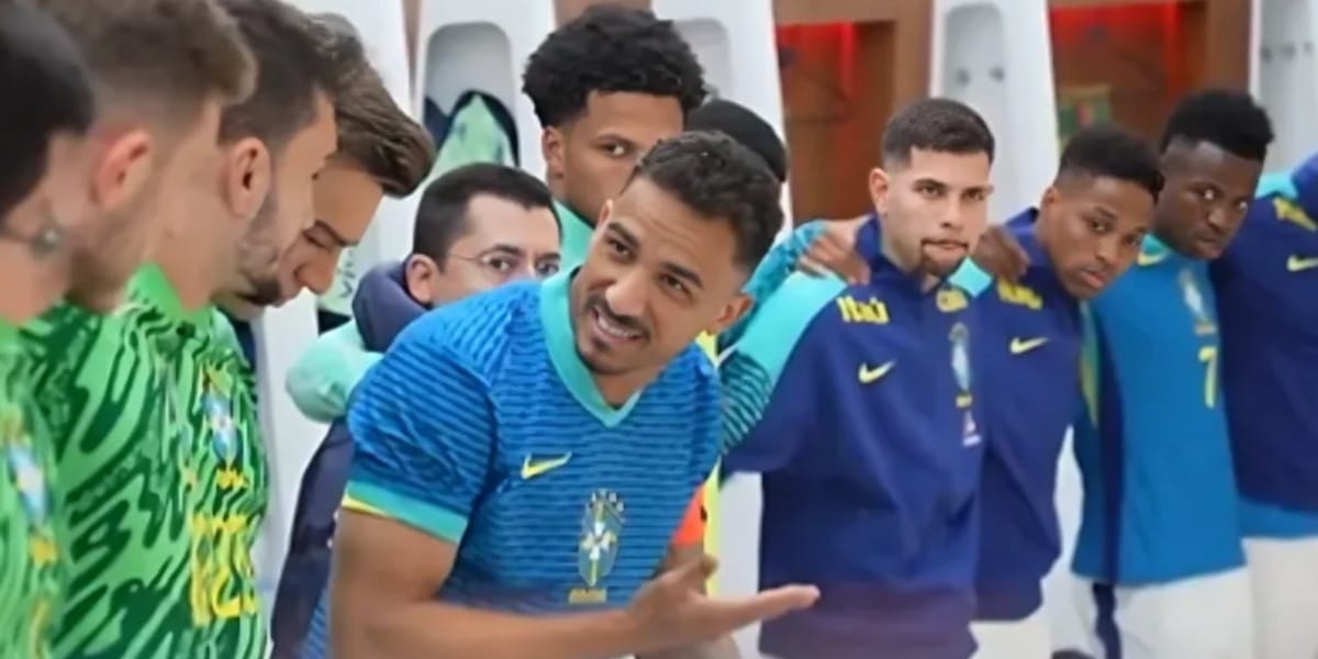 Danilo fala diretamente com Rafael do São Paulo no pré jogo da seleção Brasileira (Imagem Reprodução  Lesley Ribeiro / CBF)