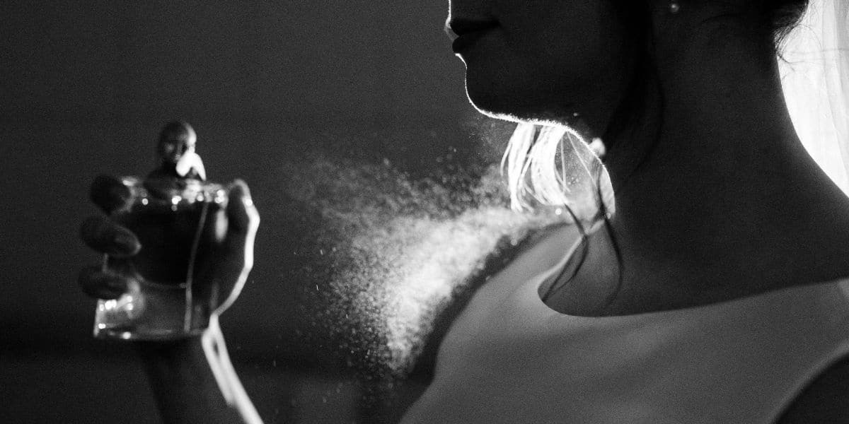 Estudo revela quais aromas de perfumes femininos enlouquecem os homens (Imagem Reprodução Canva)