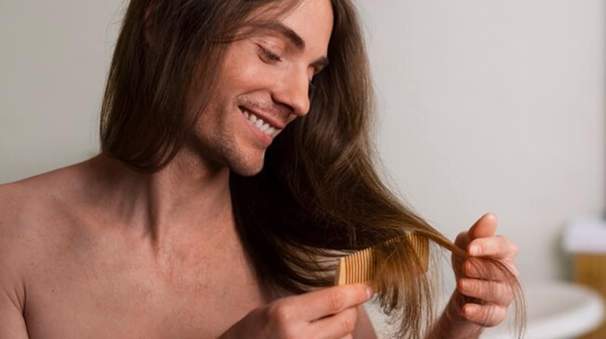 Essa dica também serve aos cabelos masculinos para que fiquem mais vistosos e sedosos (Foto: Reprodução/ Internet)