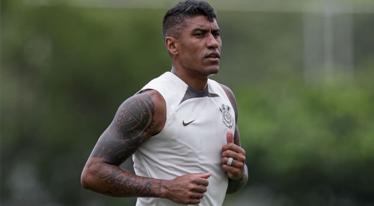 Paulinho treinando no CT do Timão (Foto: Reprodução/ Instagram)