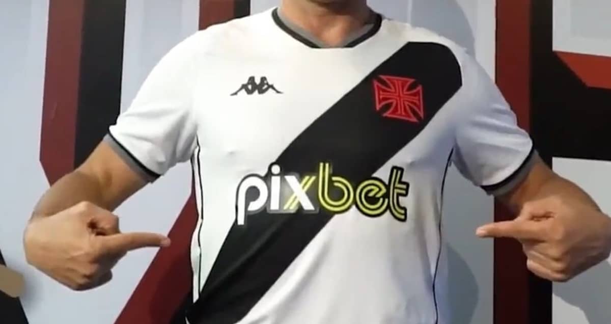 Antigo uniforme do Vasco com patrocínio na Pixbet (Foto: Reprodução/ Leandro Amorim/ Vasco)