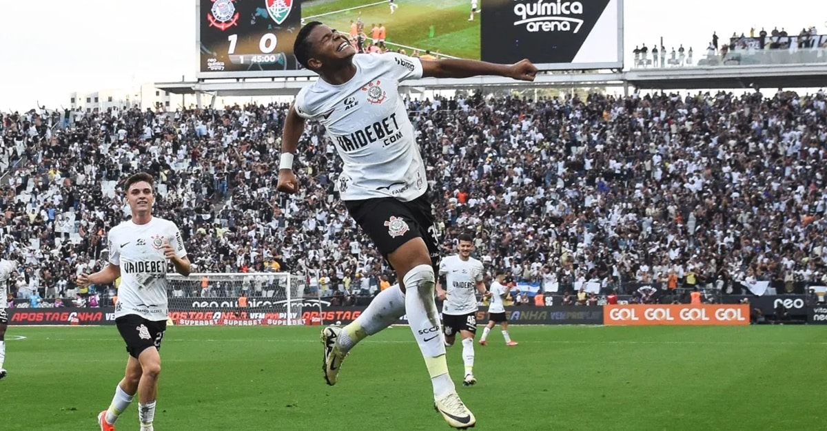 Jovem atacante Wesley marcou 2 gols em cima do Fluminense no último domingo (Foto: Reprodução/ Roberto Casimiro/ FotoArena/ Estadão Conteúdo)