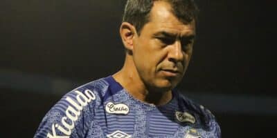 De acordo com jornalista, Carrile está deixando o Santos para assumir o comando do Vasco