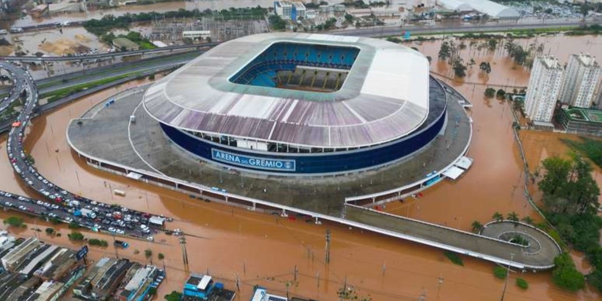 Arena do Grêmio inundada (Foto: Getty Images)