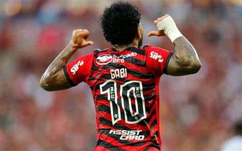 Gabigol é punido e não pode mais vestir camisa 10 do Flamengo